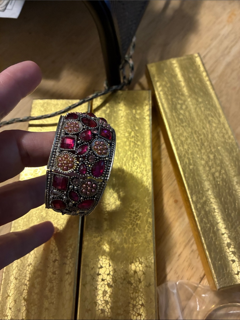 Vintage-Inspired Red Gemstone Cuff Bracelet - Picture 3 of 11